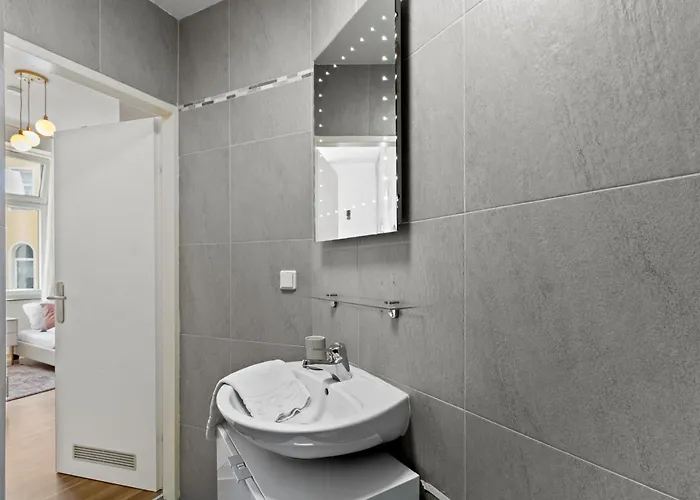 Elegant Near Prater & Center מלון וינה