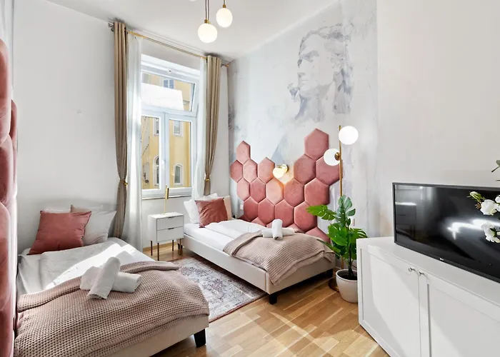 Elegant Near Prater & Center מלון וינה